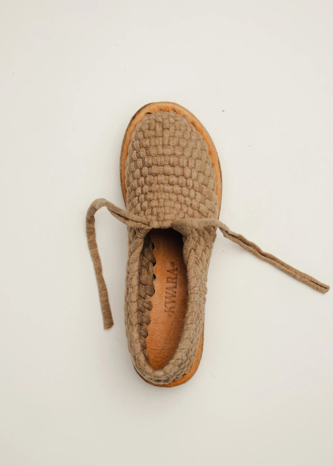 ARANZA CERRADO PLATAFORMA hecho a mano por Kawara Huaraches Artesanales | Calzado exclusivo de Kwaramx.com