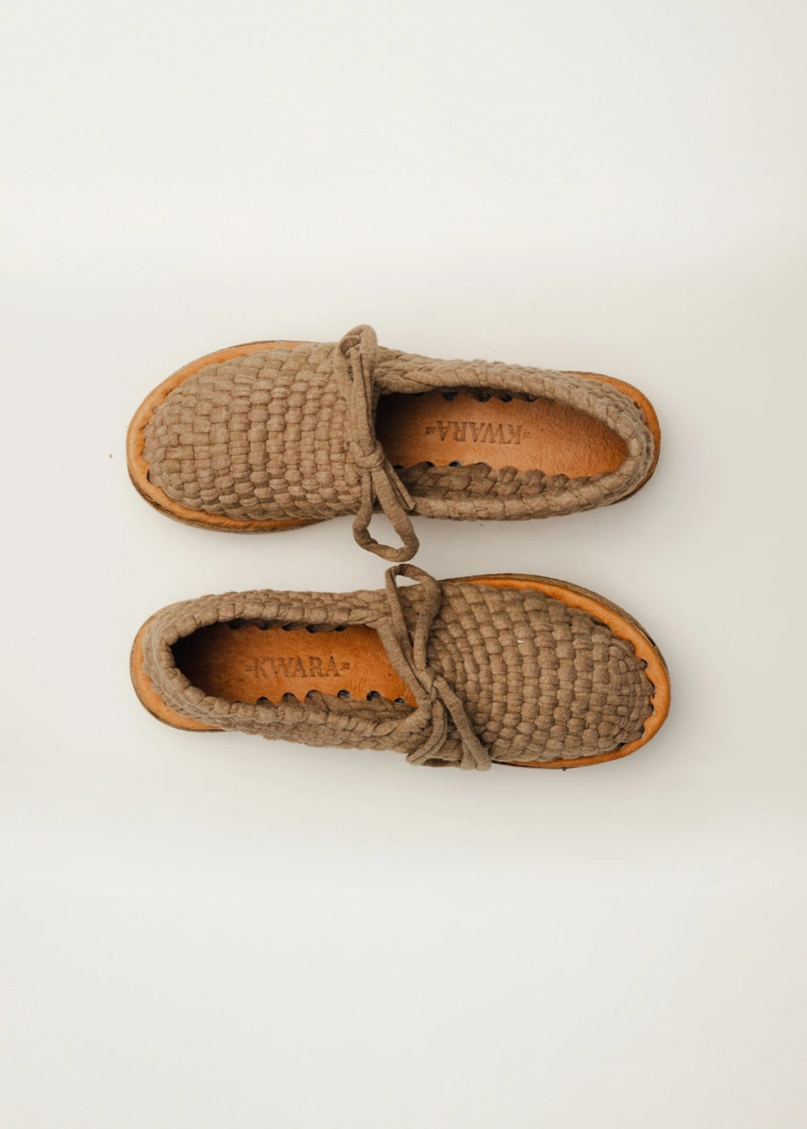 ARANZA CERRADO PLATAFORMA hecho a mano por Kawara Huaraches Artesanales | Calzado exclusivo de Kwaramx.com