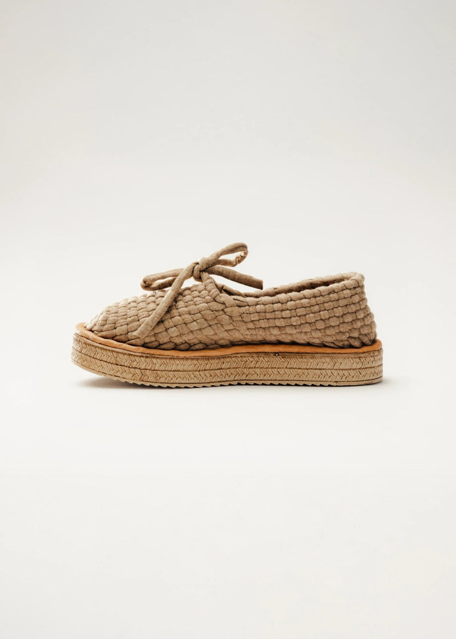 ARANZA CERRADO PLATAFORMA hecho a mano por Kawara Huaraches Artesanales | Calzado exclusivo de Kwaramx.com