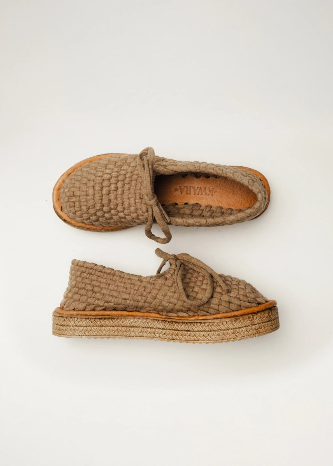 ARANZA CERRADO PLATAFORMA hecho a mano por Kawara Huaraches Artesanales | Calzado exclusivo de Kwaramx.com