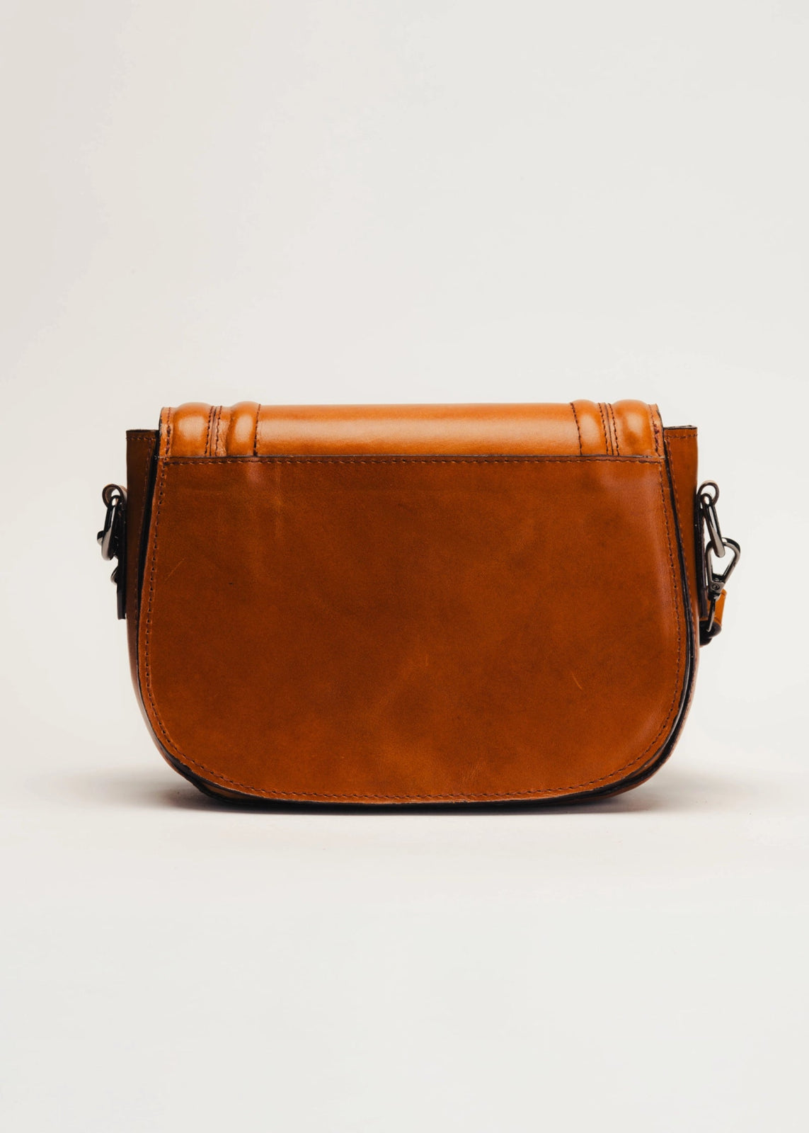 Bolso cruzado de piel artesanal de Kwara (NO ES Z*RA) hecho a mano por Kwaramx.com | exclusivo de Kwaramx.com