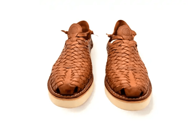 Huarache artesanal cerrado de piel trenzada con suela tipo crepé – Modelo Tierra de Kwara hecho a mano por Kwaramx.com | exclusivo de Kwaramx.com