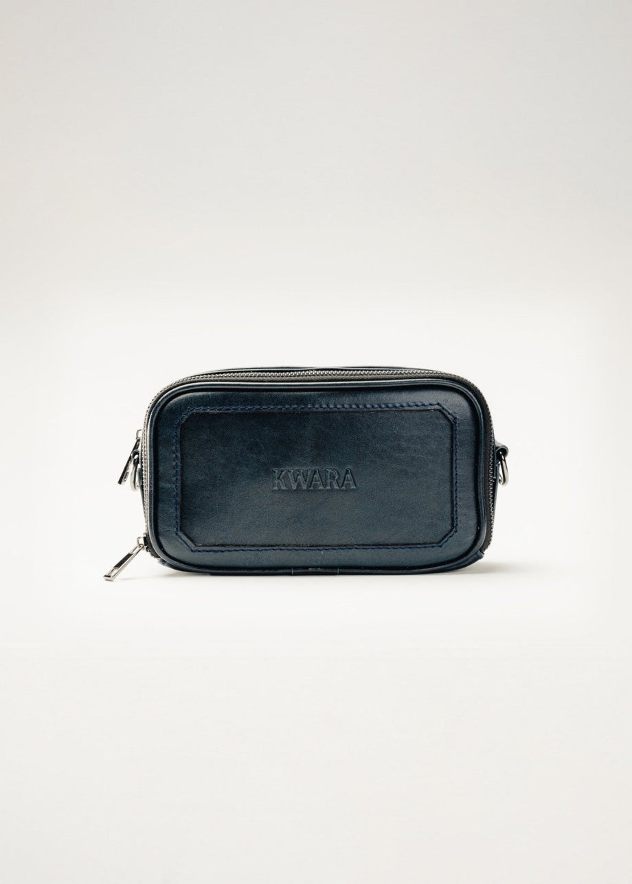 Pouch de piel artesanal azul – Modelo COYOTE de Kwara hecho a mano por Kwaramx.com | exclusivo de Kwaramx.com
