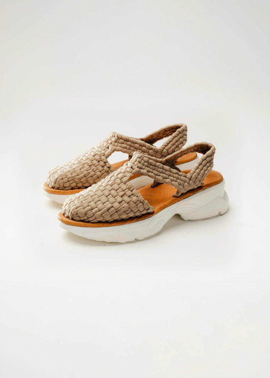 Calzado artesanal femenino VANESSA hecho a mano en México – KWARA