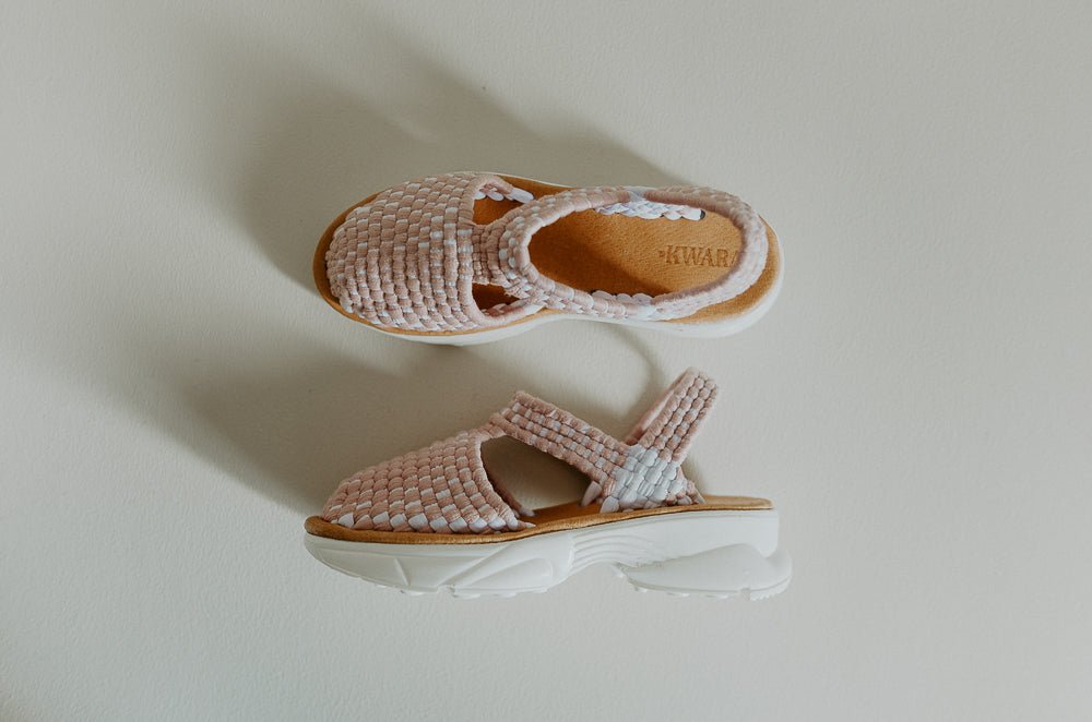 Sandalia tenis artesanal VANESSA de tela reciclada y piel – KWARA