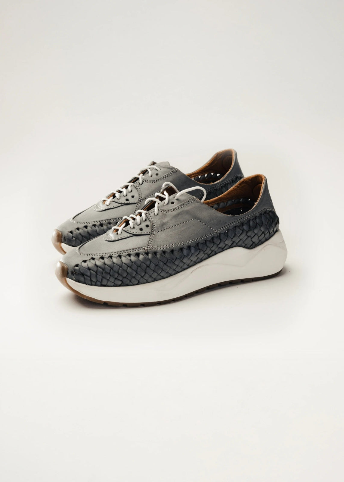ATARI 2.0 – Tenis artesanales de gamuza | Confort y estilo mexicano Kwara hecho a mano por Kwaramx.com | exclusivo de Kwaramx.com