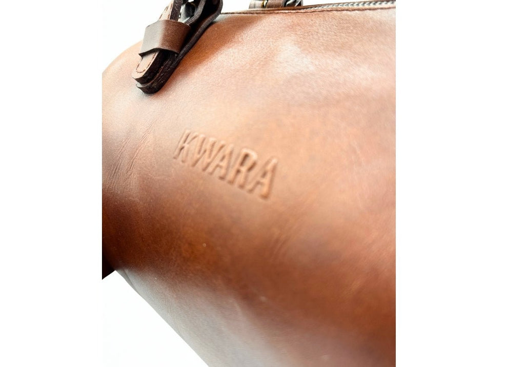 Bolso de piel artesanal tipo duffel – Modelo AXOLOTE de Kwara hecho a mano por Kwaramx.com | exclusivo de Kwaramx.com
