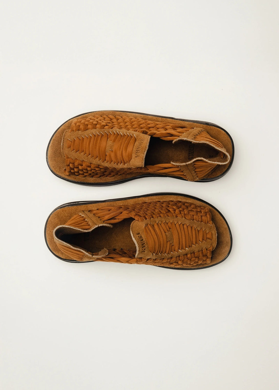 Huarache artesanal mujer CHICO PREMIUM con diseño moderno café – Kwara