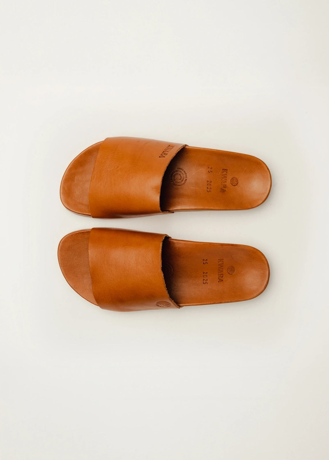 Sandalia artesanal mexicana para mujer color miel con plantilla confort – KWARA