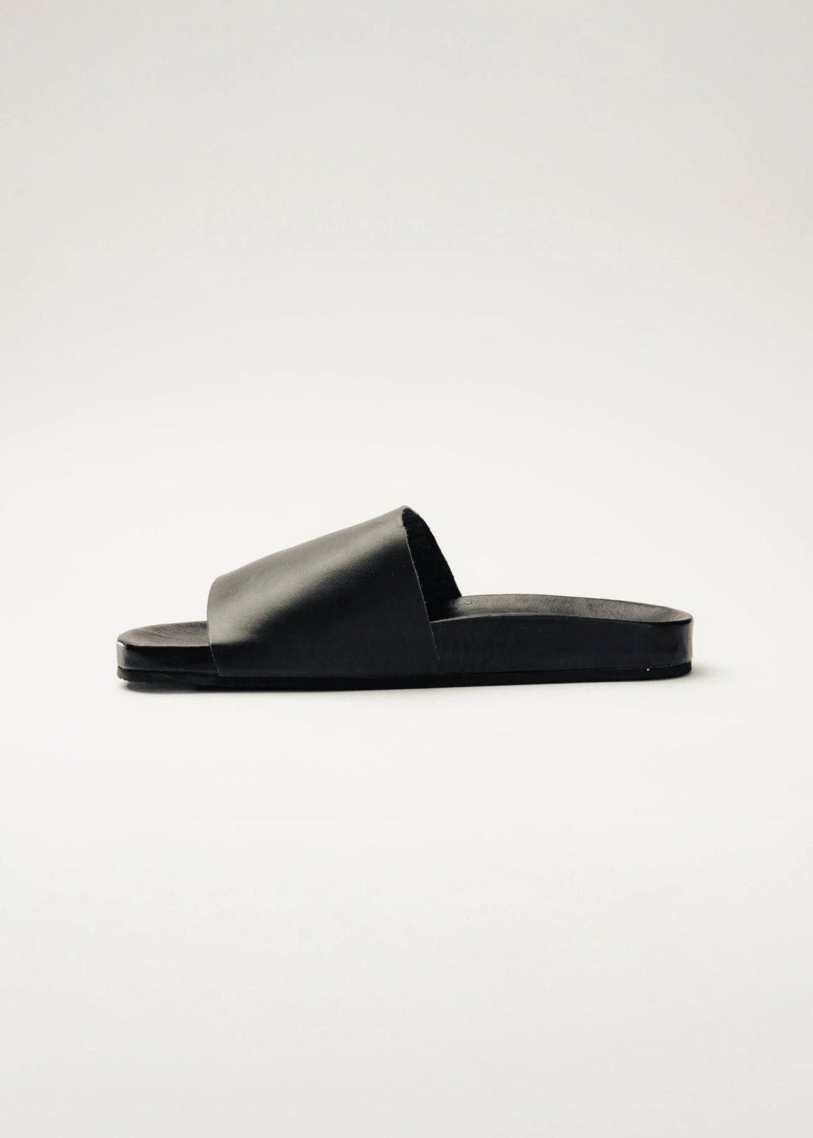 Sandalia de piel artesanal negra para mujer con suela antideslizante – KWARA