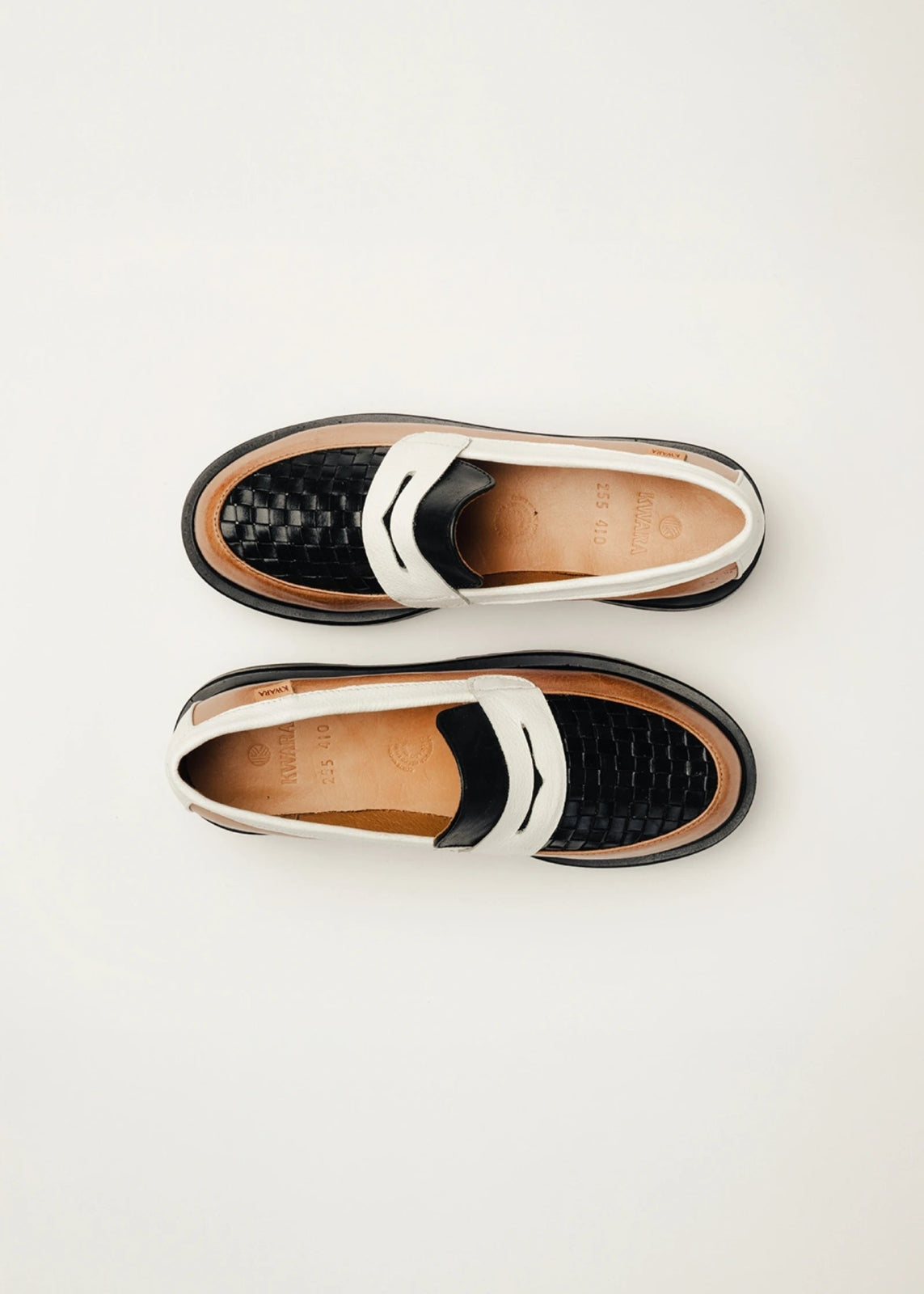 MOCASINE NEGRO/BLANCO hecho a mano por Kwaramx.com | exclusivo de Kwaramx.com