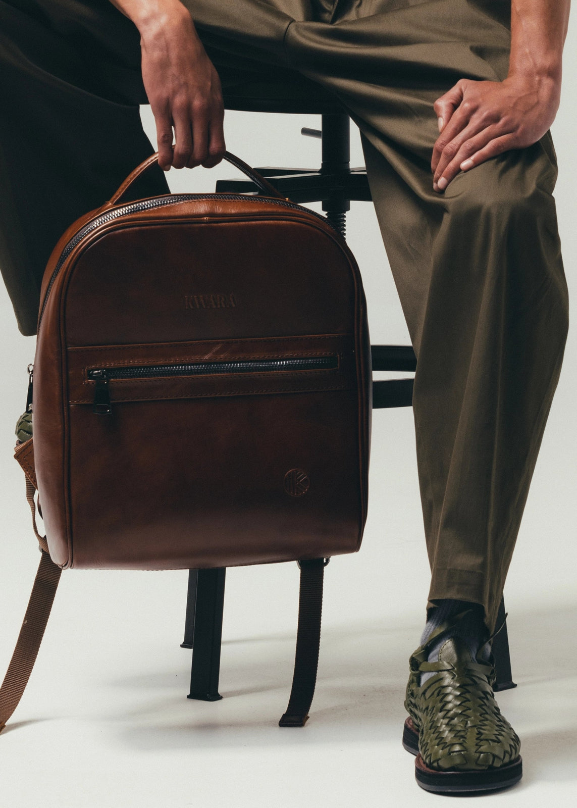 Mochila de piel artesanal color – Modelo Ocelote de Kwara hecho a mano por Kwaramx.com | exclusivo de Kwaramx.com