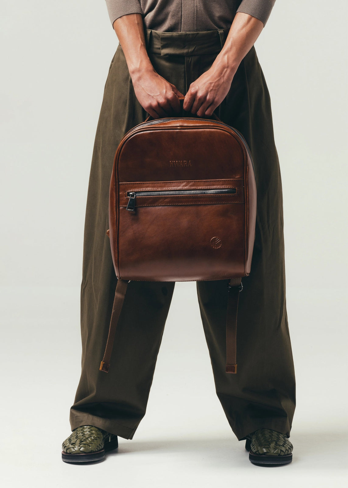 Mochila de piel artesanal color – Modelo Ocelote de Kwara hecho a mano por Kwaramx.com | exclusivo de Kwaramx.com