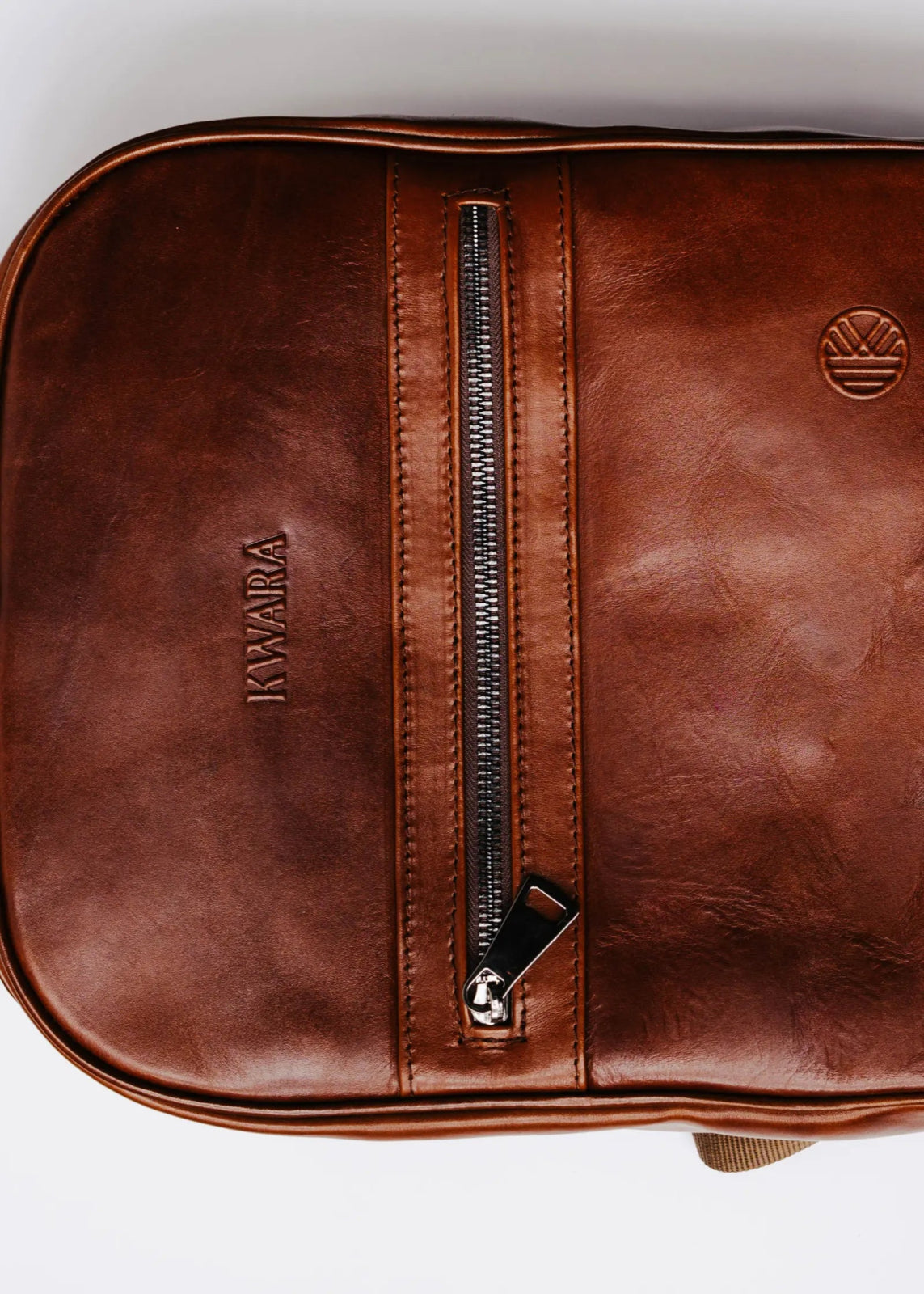 Mochila de piel artesanal color – Modelo Ocelote de Kwara hecho a mano por Kwaramx.com | exclusivo de Kwaramx.com