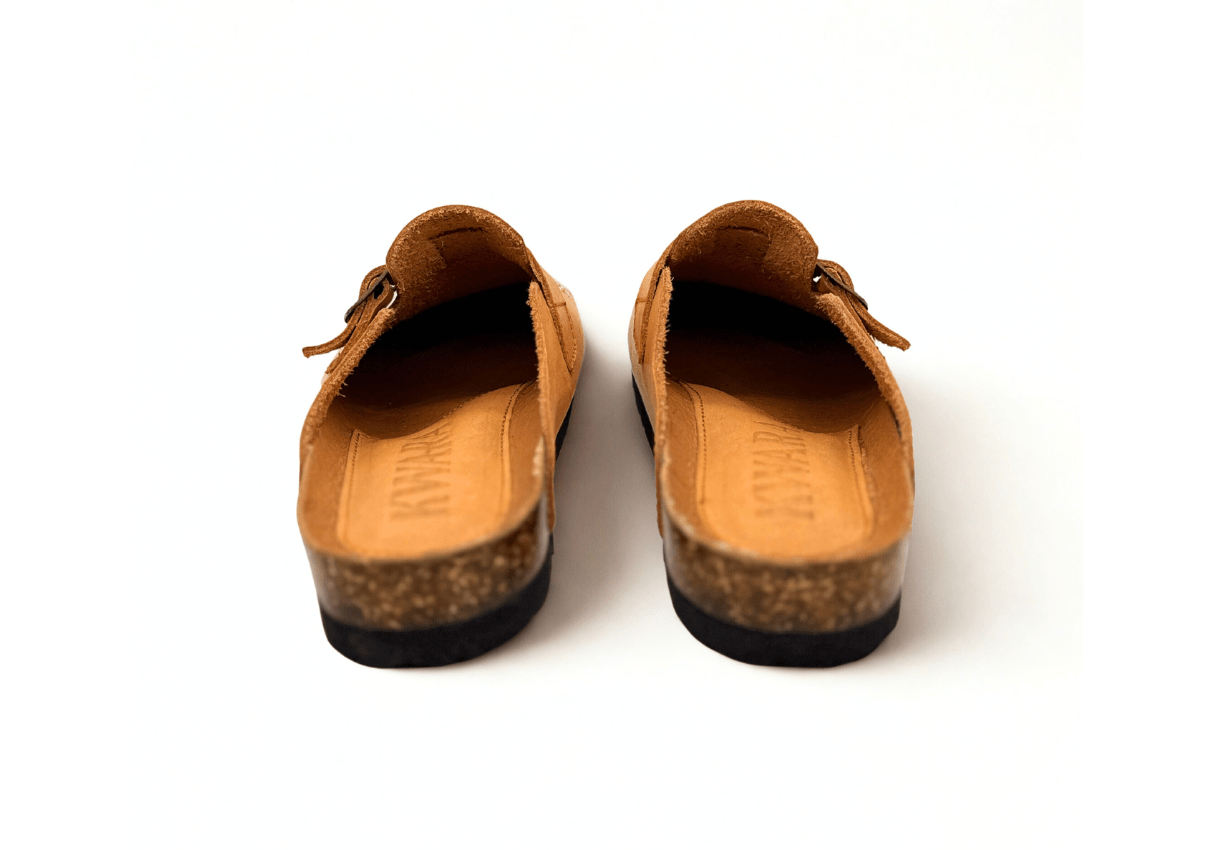 Mule artesanal estilo vaquero con bordado tipo bota – La Charra de Kwara hecho a mano por Kwaramx.com | Calzado exclusivo de Kwaramx.com