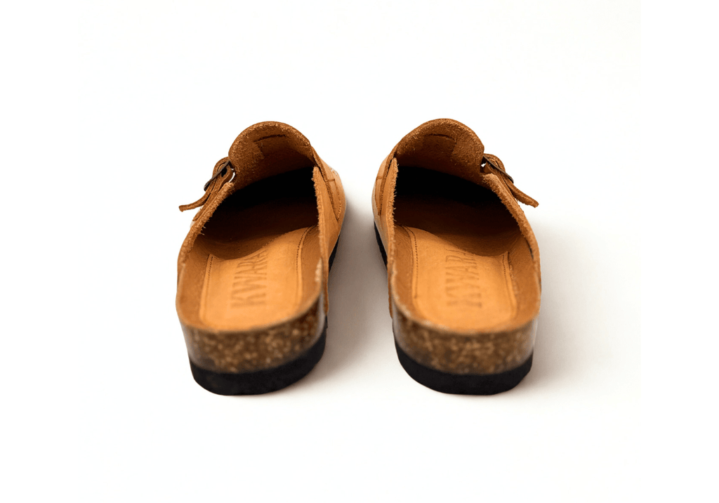 Mule artesanal estilo vaquero con bordado tipo bota – La Charra de Kwara hecho a mano por Kwaramx.com | Calzado exclusivo de Kwaramx.com