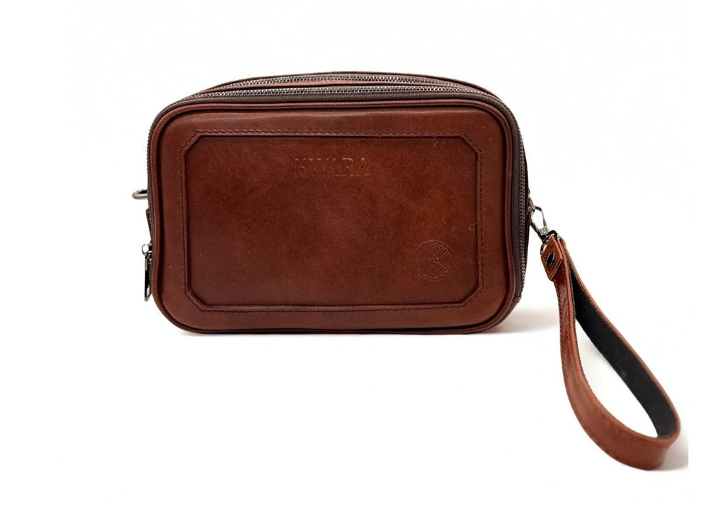 Neceser de piel artesanal con asa lateral – Modelo GRAN COYOTE de Kwara hecho a mano por Kwaramx.com | exclusivo de Kwaramx.com