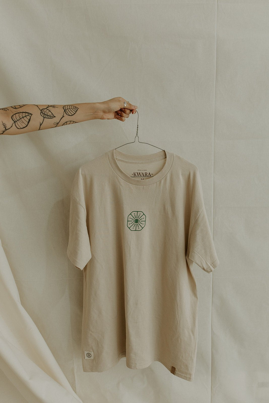 PLAYERA KWARA UNISEX hecho a mano por Kwaramx.com | exclusivo de Kwaramx.com