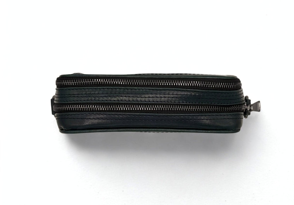 Pouch de piel artesanal negro – Modelo COYOTE de Kwara hecho a mano por Kwaramx.com | exclusivo de Kwaramx.com