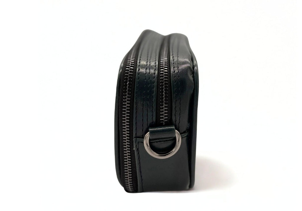 Pouch de piel artesanal negro – Modelo COYOTE de Kwara hecho a mano por Kwaramx.com | exclusivo de Kwaramx.com