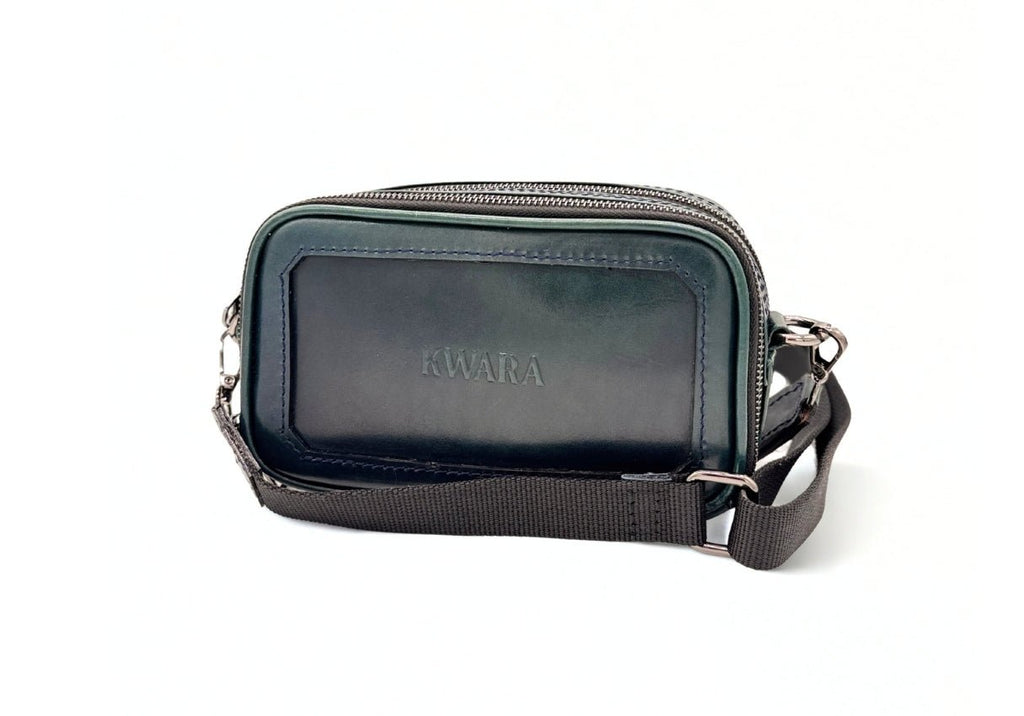 Pouch de piel artesanal negro – Modelo COYOTE de Kwara hecho a mano por Kwaramx.com | exclusivo de Kwaramx.com