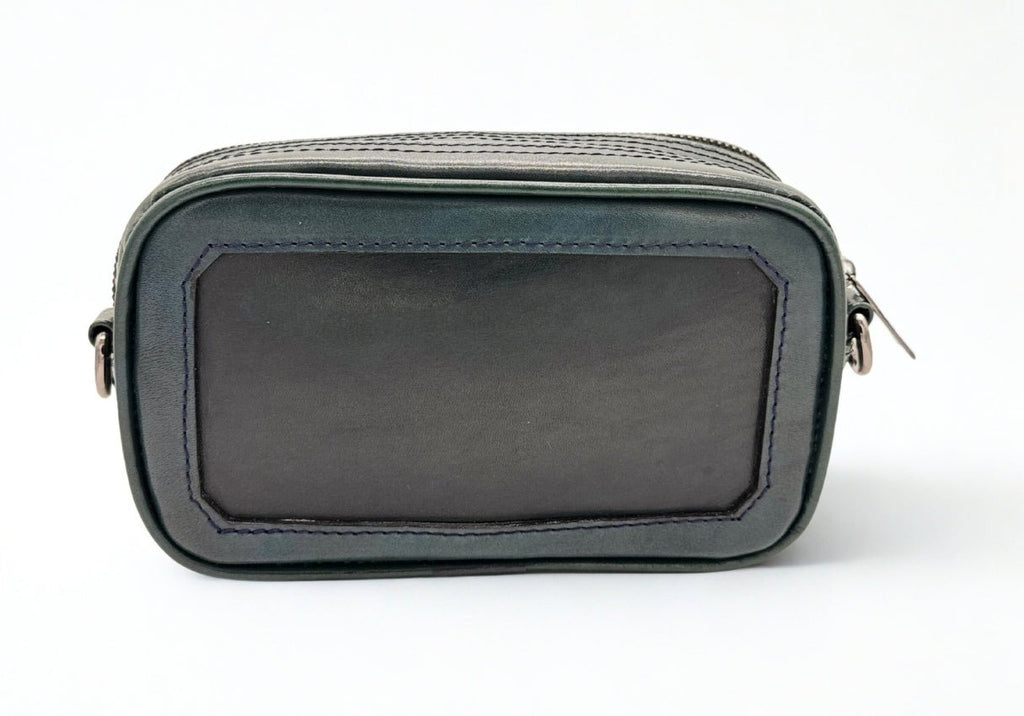 Pouch de piel artesanal negro – Modelo COYOTE de Kwara hecho a mano por Kwaramx.com | exclusivo de Kwaramx.com