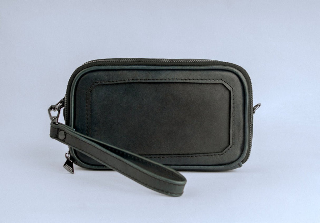 Pouch de piel artesanal negro – Modelo COYOTE de Kwara hecho a mano por Kwaramx.com | exclusivo de Kwaramx.com