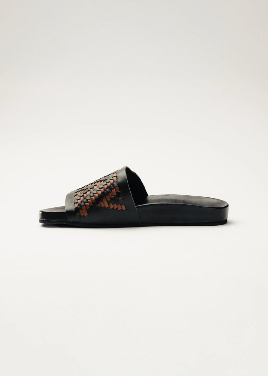 Sandalia huarache artesanal de piel mujer | KWARA Slide Tejida hecho a mano por Kwaramx.com | exclusivo de Kwaramx.com