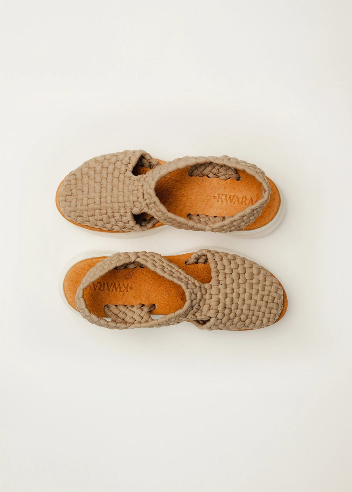 Tenis de mujer estilo huarache artesanal VANESSA vistos desde arriba – KWARA
