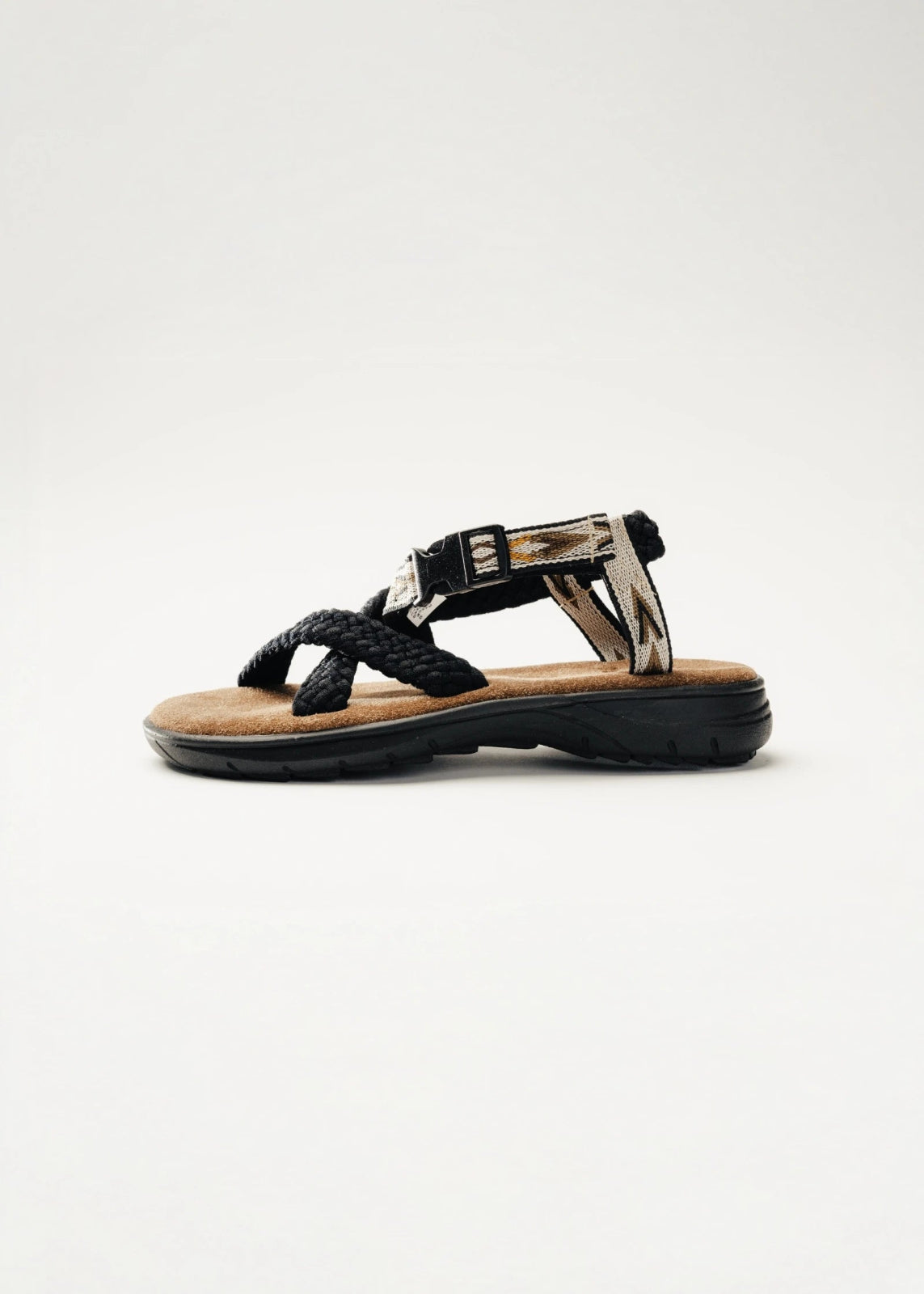 XARHINI DAMA sandalia artesanal con tiras tejidas y broche ajustable