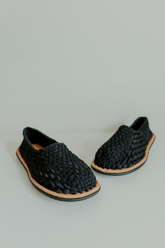 ARANZA CERRADO HOMBRE hecho a mano por Kawara Huaraches Artesanales | exclusivo de Kwaramx.com